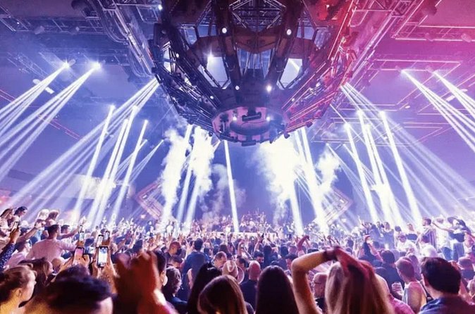 Las Vegas: VIP Club Crawl with Party Bus, Express Entry & Drinks - The Ghost rooftop bar and the value of variety