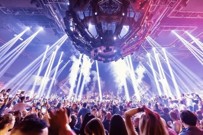 Las Vegas: VIP Club Crawl with Party Bus, Express Entry & Drinks - What $99 buys you