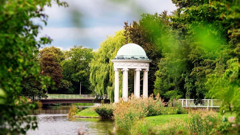 Leipzig: Hop-On-Hop-Off Bus Tour & City Walk - Why this bus tour makes sense in Leipzig