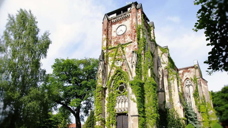 Leipzig: Hop-On-Hop-Off Bus Tour & City Walk - The ride south toward Markkleeberger Lake