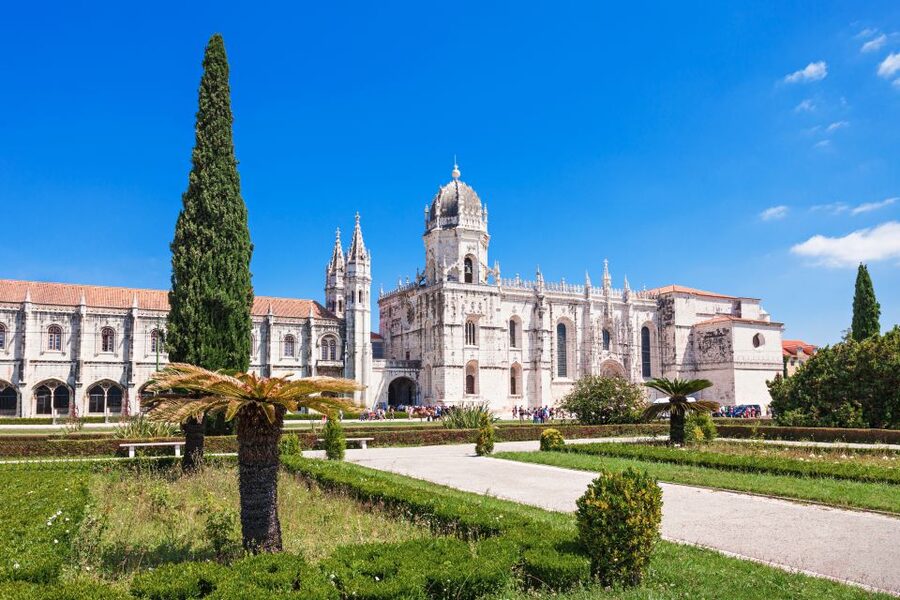 Lisbon: 1-or 2-Day Hop-On Hop-Off Bus Tour - Five useful things to know before boarding