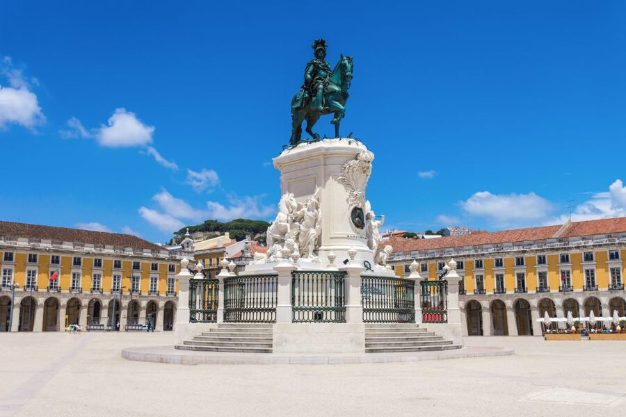 Lisbon: 3-in-1 Hop-On Hop-Off Bus and Tram Tours - The Hills Tramcar Tour through old Lisbon