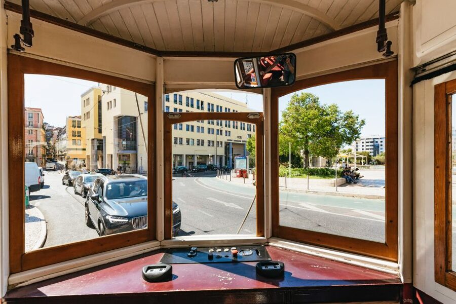 Lisbon: 72/96-Hour Hop-On Hop-Off Bus, Tram & Boat Ticket - Take the Hills Tram before the queues build