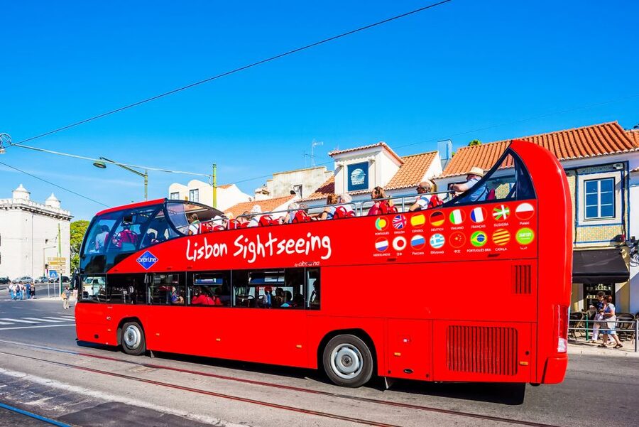 Lisbon: Hop-On Hop-Off Bus Tour - The audio guide and digital walking tour