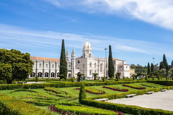 Lisbon Hop-On Hop-Off Bus Tour and River Cruise - Using the tram and other extras