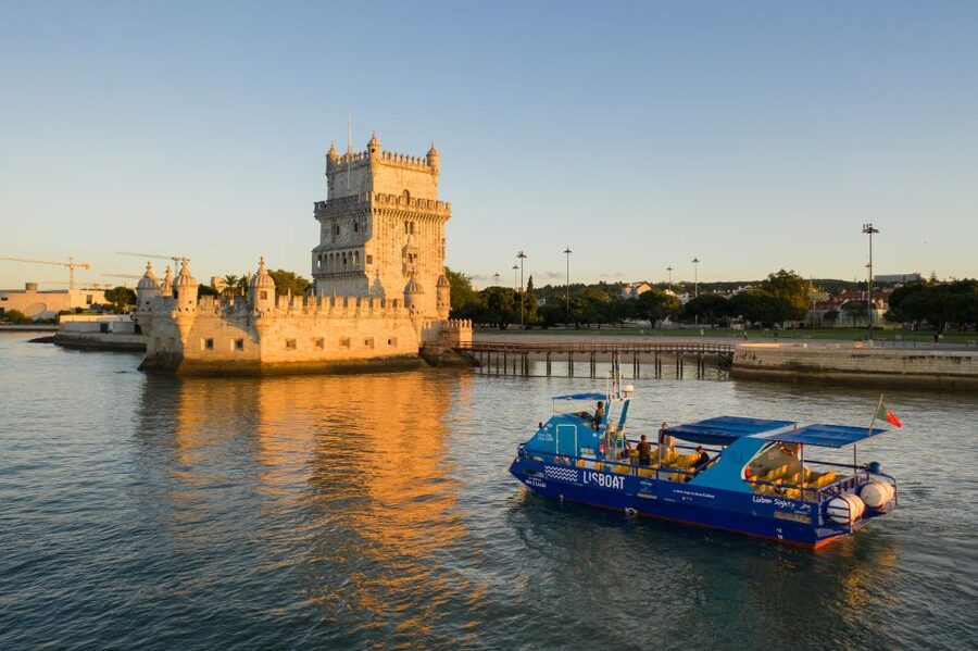 Lisbon: Sightseeing Boat Tour with Hop-On Hop-Off Option - Commentary, app, and the feel onboard