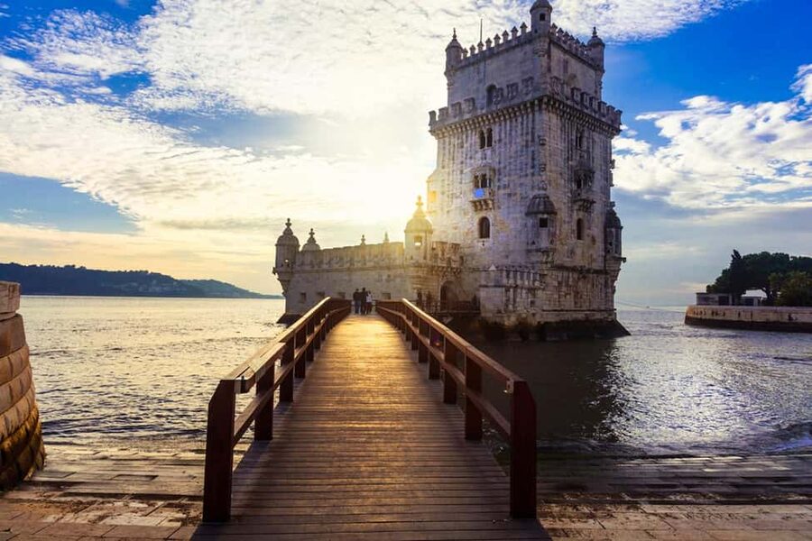 Lisbon: Tuk Tuk Hop-On Hop-Off Tour - Comfort, noise, and the open-air ride