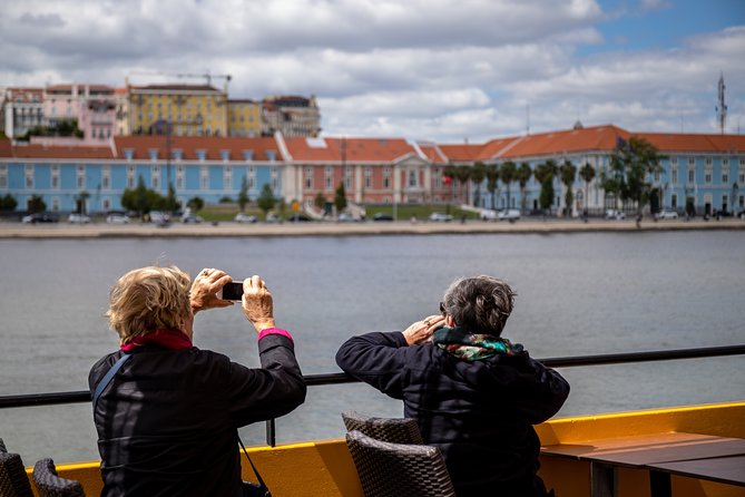 Lisbon Yellow Boat River Hop-On Hop-Off Tour - Praça do Comércio: the easiest place to begin