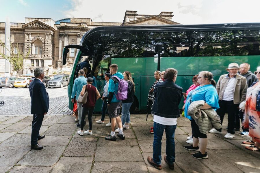 Liverpool: Official Peaky Blinders Coach Tour of Merseyside - Meeting the coach at St George’s Hall