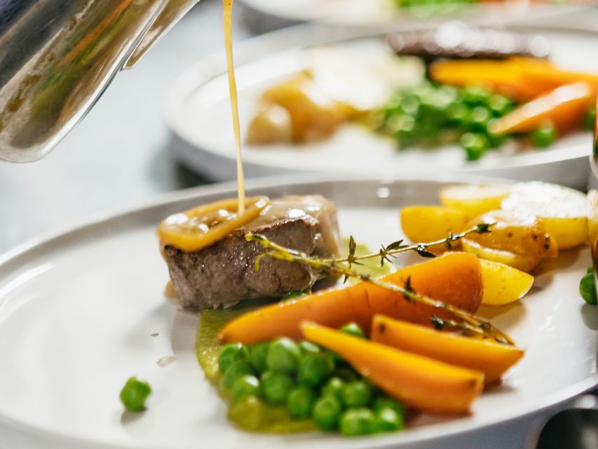 London: 6-Course Gourmet Dinner on a Luxury Coach - Starting at Victoria Embankment