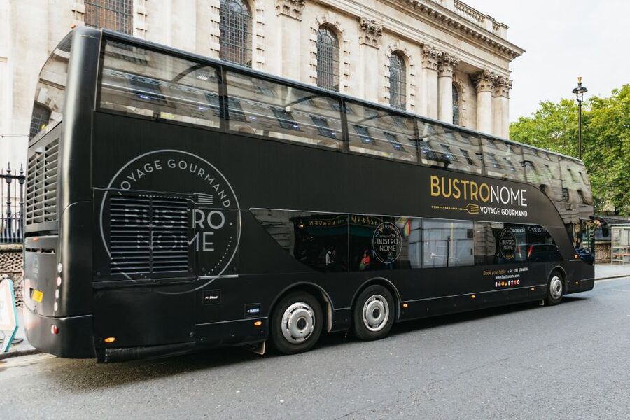 London: 6-Course Gourmet Dinner on a Luxury Coach - The service, music, and atmosphere