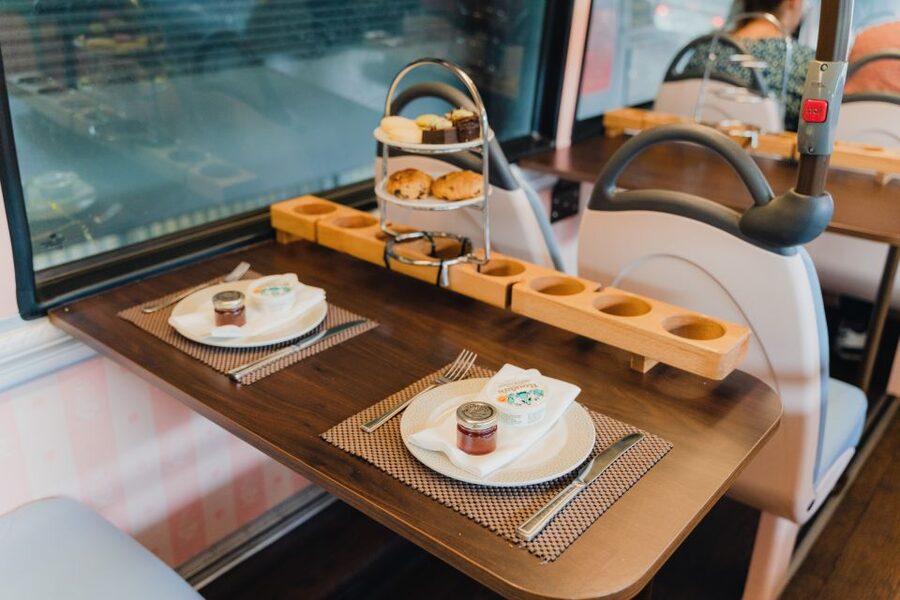 London: Afternoon Tea Bus with a Glass of Prosecco - Why the lack of a live guide matters