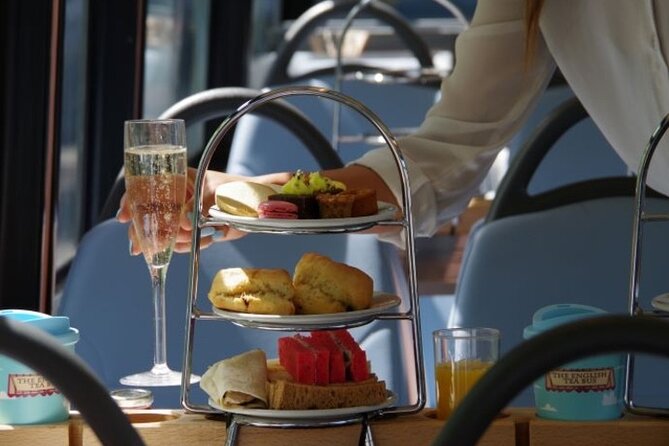 London Afternoon Tea Bus with Panoramic Tour - A gentle introduction to London from the top deck