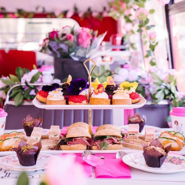 London: Afternoon Tea Sightseeing Bus Tour - What this London tea bus actually feels like