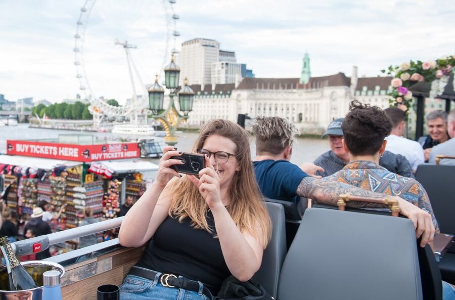 London: Bar Bus Tour by Tootbus - What the Tootbus Bar Bus actually feels like