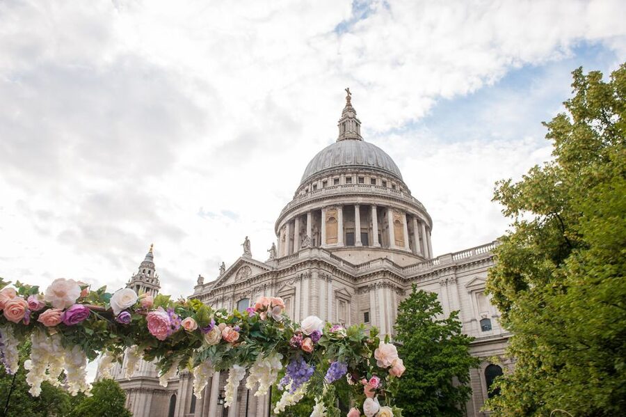 London: Bar Bus Tour by Tootbus - Who will enjoy this ride most?