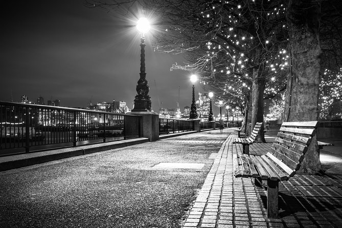London by Night Bus Tour with Christmas Lights and Live Guide - Big Ben closes the ride with a strong final view