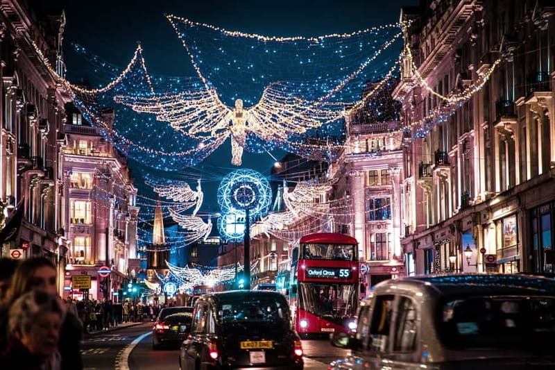 London Christmas Lights Tour by Vintage Bus Open Top - A festive ride on an original Routemaster