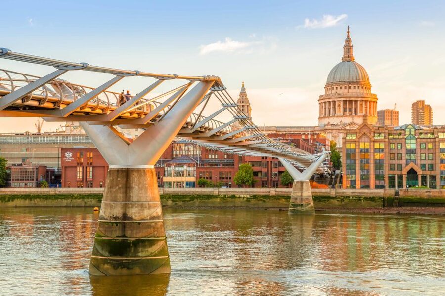 London: Full-Day London Bus Tour - The Tower of London and Crown Jewels