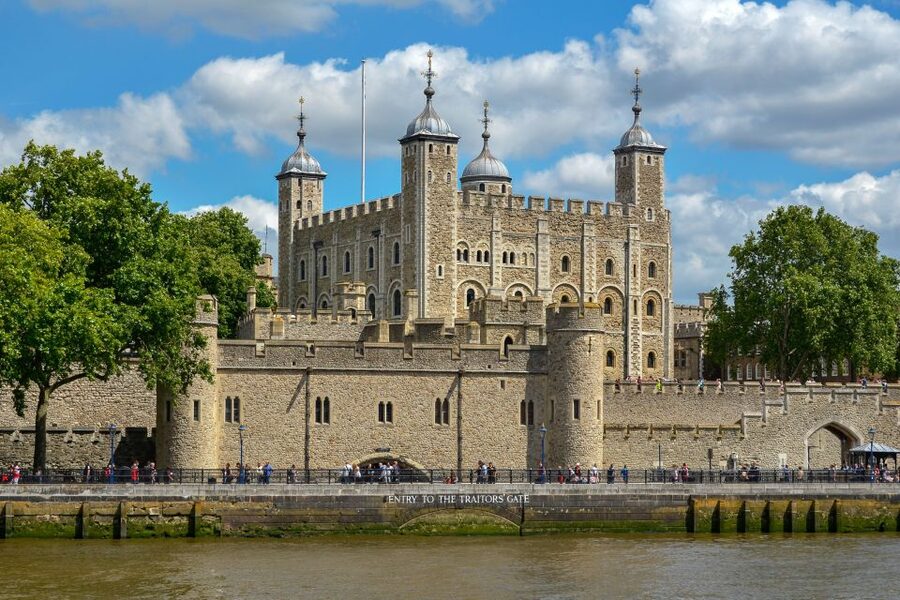 London: Full-Day Sightseeing Bus Tour with River Cruise - Key points at a glance