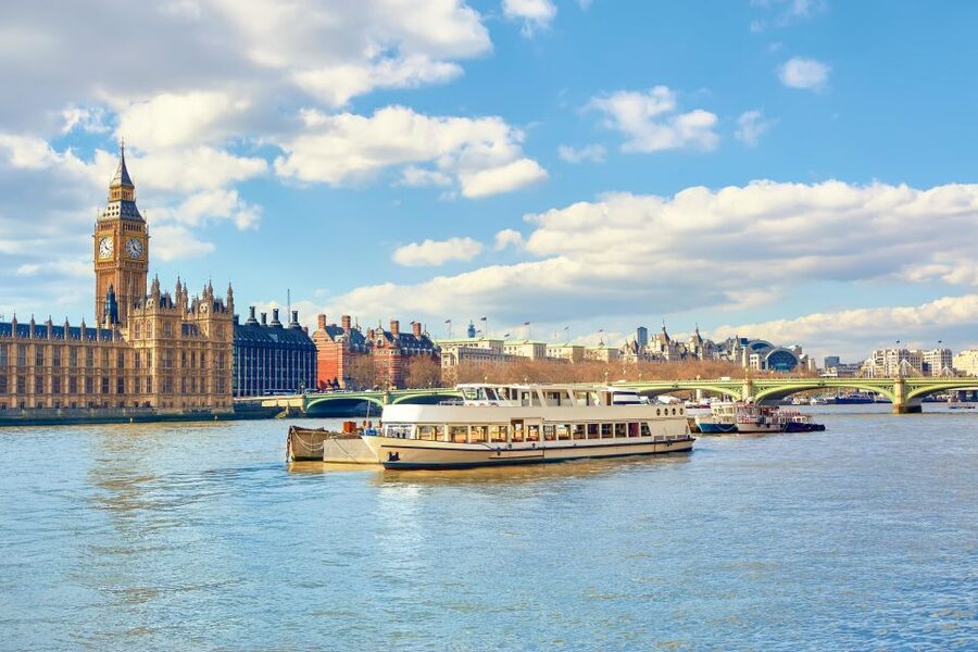 London: Full-Day Sightseeing Bus Tour with River Cruise - St. Pauls Cathedral and Wrens great interior