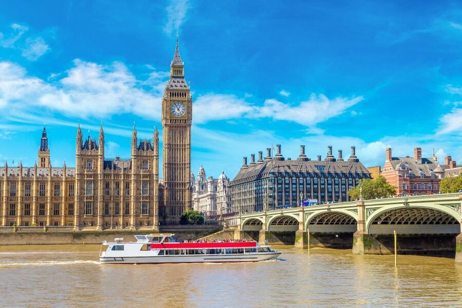 London: Full-Day Sightseeing Bus Tour with River Cruise - From Belgravia to Westminster by luxury coach