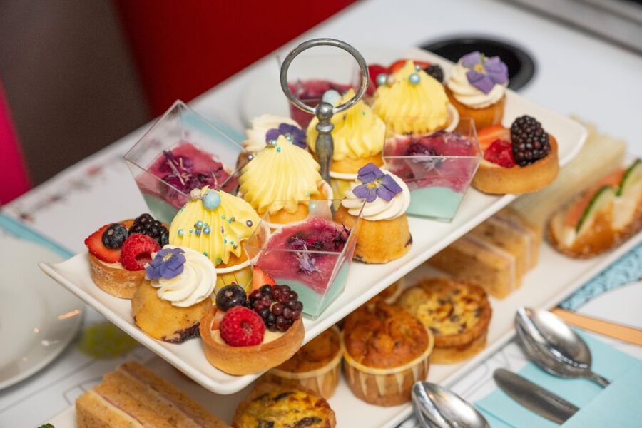 London: Gin and Afternoon Tea Bus Tour with Audio Guide - London sights from the route