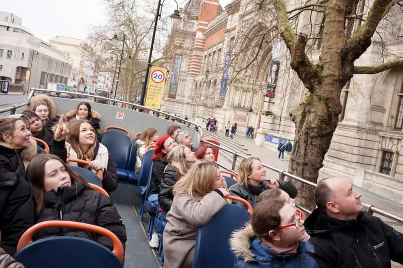 London: Golden Tours Gray Line Hop-on Hop-off Bus Tour - The West End and the routes after dark