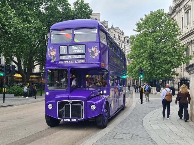 London: Harry Potter Film Locations Sightseeing Bus Tour - Lambeth Bridge and the Knight Bus moment