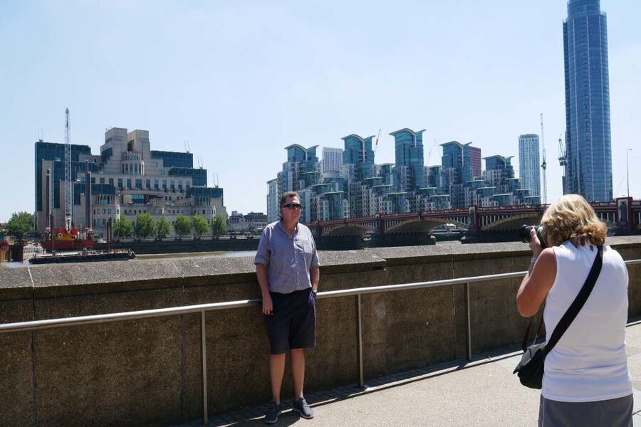 London: James Bond Small Group Mini Coach Tour - Key points at a glance