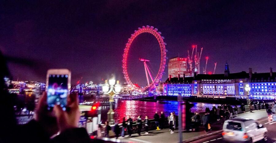 London: Nighttime Open-Top Sightseeing Tour with Live Guide - Buckingham Palace and the royal side of London