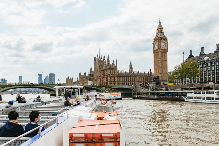 London: River Thames Hop-On Hop-Off Sightseeing Cruise - Seating, photos, food, and comfort