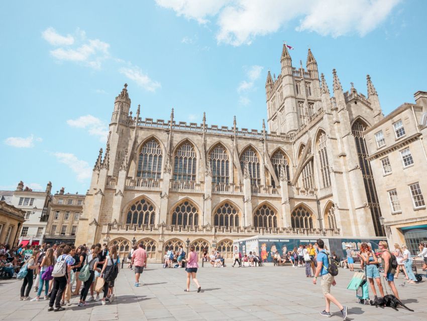 London: Stonehenge, Windsor, and Bath Day Trip by Bus - The coach, guides, and pace of the day