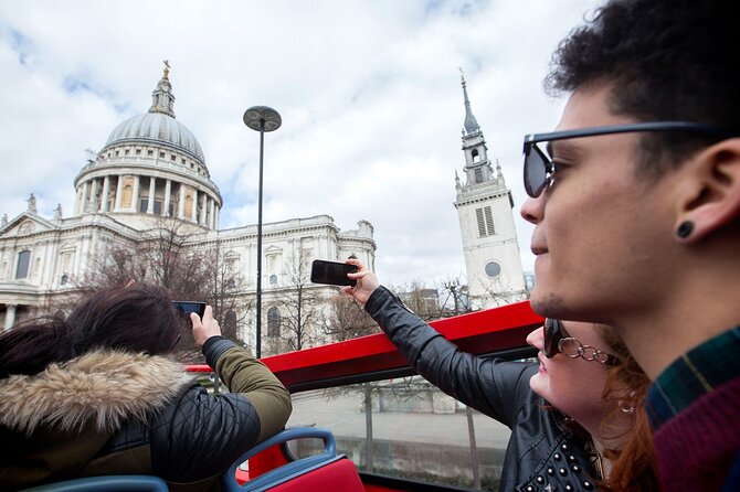 London Tour Hop-on Hop-off Bus with Optional Thames River cruise - The west London route through Harrods and Kensington