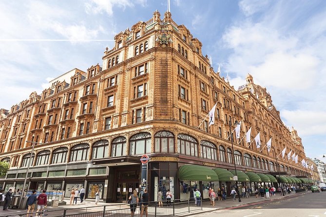London Vintage Bus Tour with Cream Tea at Harrods - A 45-minute Thames cruise beneath London’s bridges