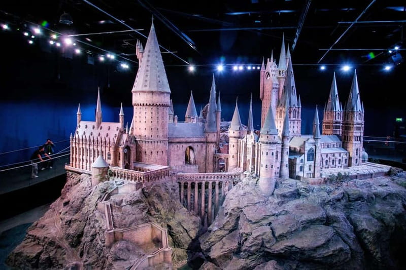 London: Warner Bros. Studio Harry Potter Tour & Branded Bus - The trip from Victoria to Leavesden