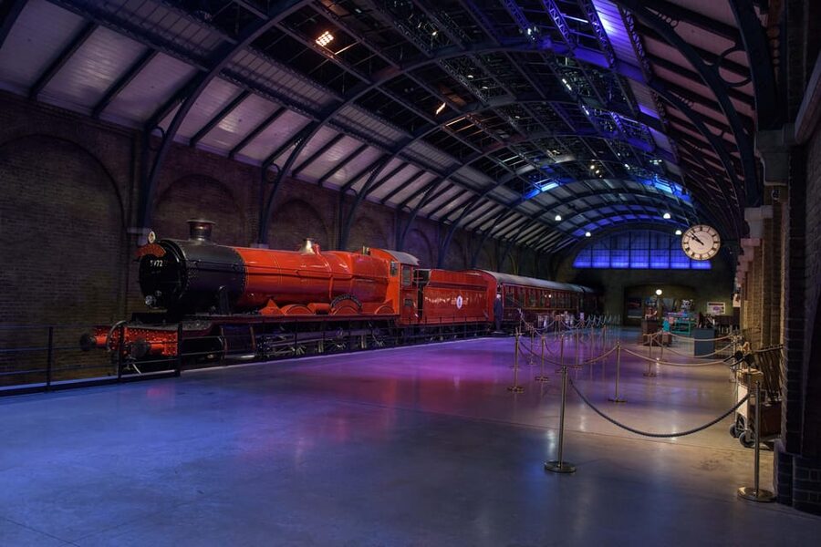 London: Warner Bros. Studio Harry Potter Tour with Transfers - The 75-minute coach ride to Leavesden