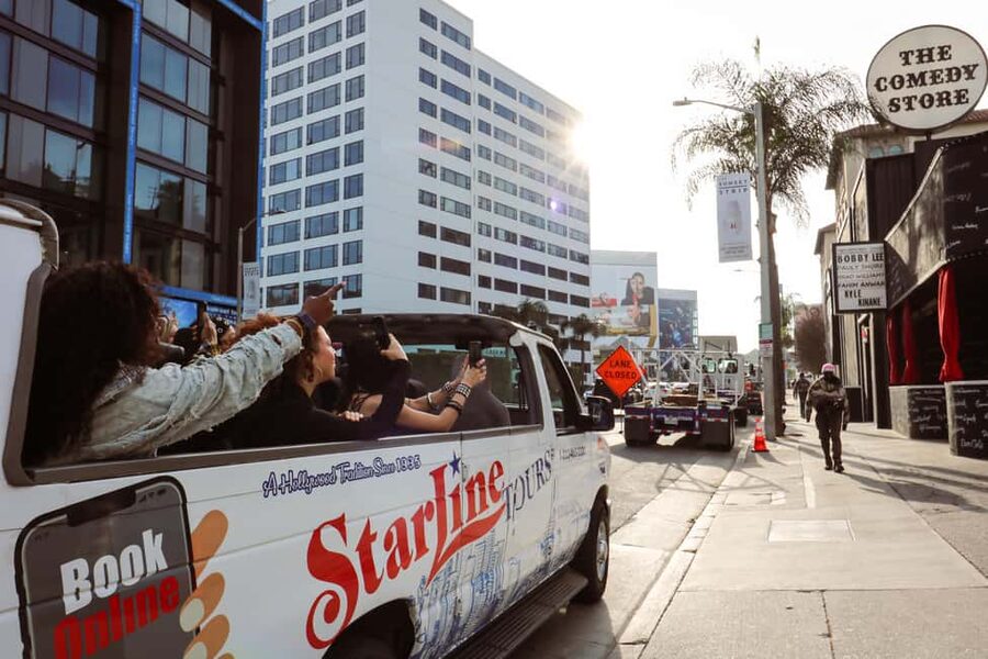 Los Angeles: Universal Studios Hollywood & Bus Tour Package - The hop-on hop-off choice