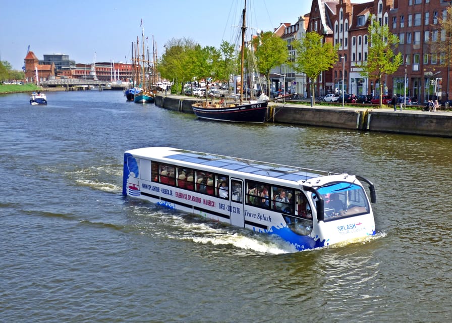 Lübeck: 1-Hour Splash Bus City Tour - German commentary and the local storytelling