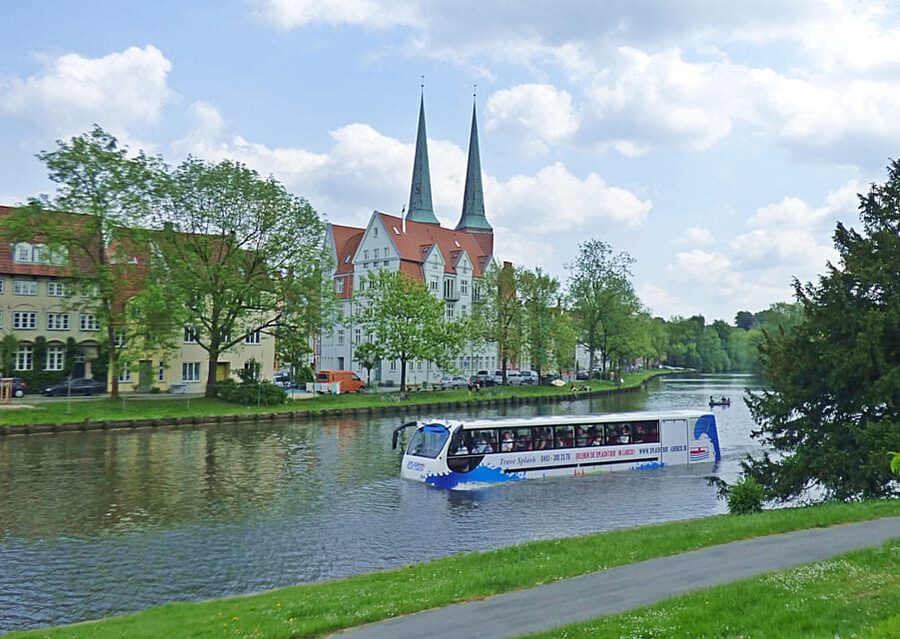 Lübeck: 1-Hour Splash Bus City Tour - Weather, comfort, and photography tips