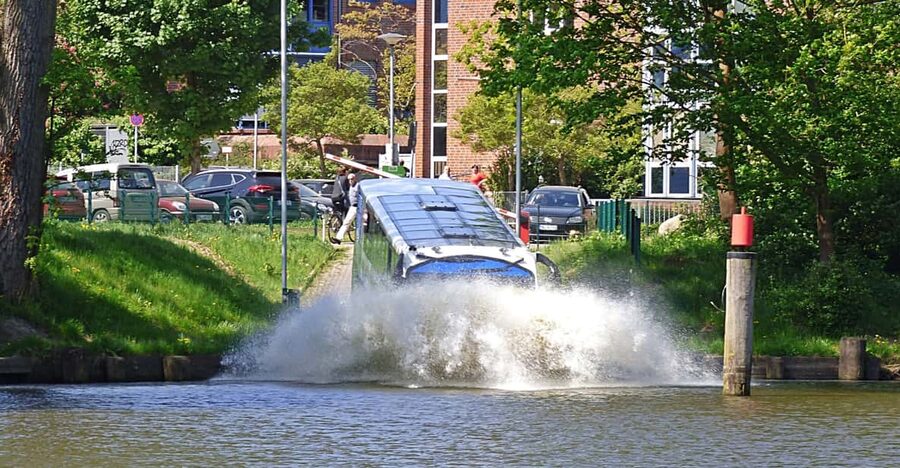 Lübeck: 1-Hour Splash Bus City Tour - Meeting the captain at An der Untertrave 92