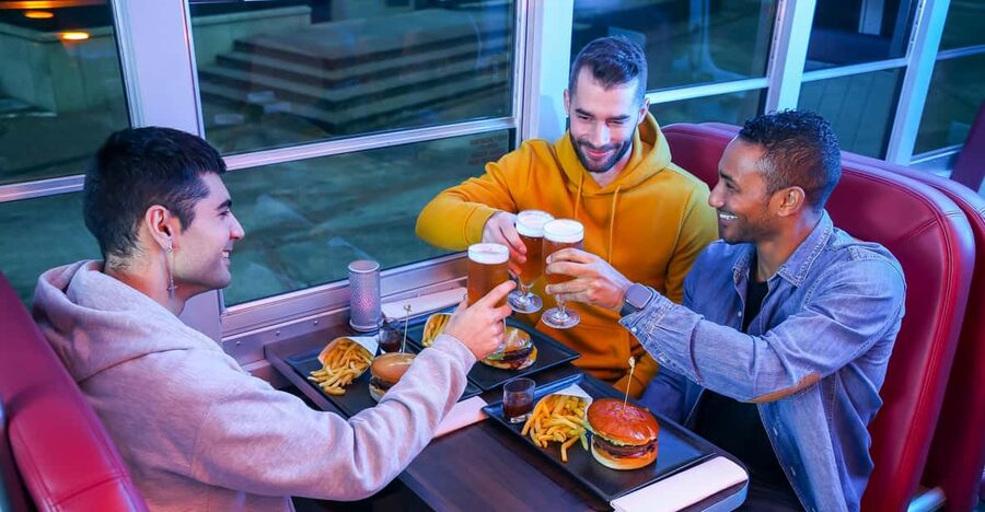 Luxembourg: American-Style Dinner in a Vintage Bus - How the three restaurant stops work