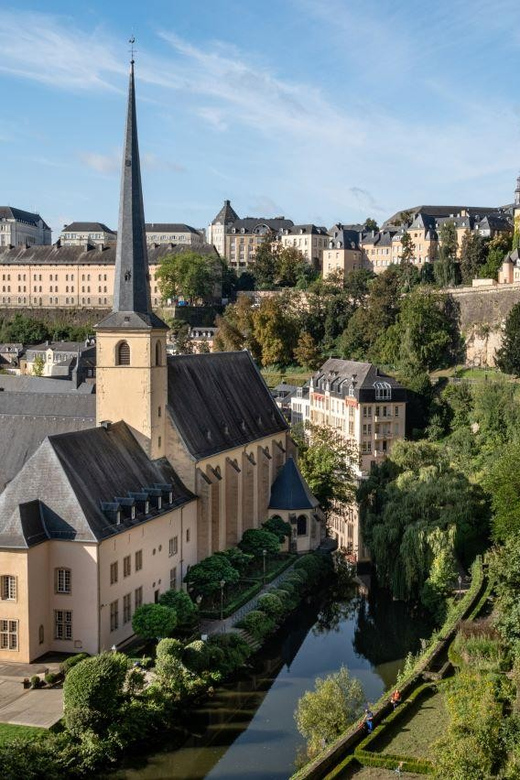 Luxembourg: City Bus Tour with Audio Guide and Headphones - Seats, windows, and the open or enclosed bus question