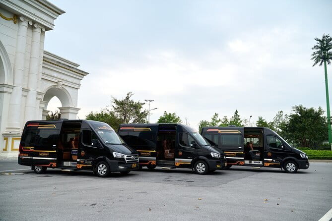 Luxury Bus Limousine Hanoi to Sapa and Sapa to Hanoi - The first stop: a useful break, not a sightseeing visit