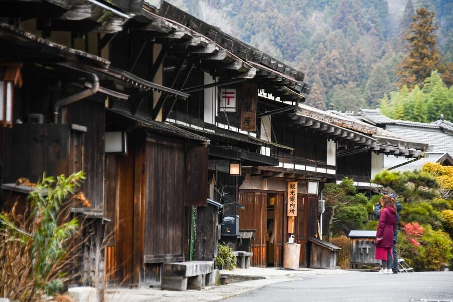 Magome-juku, Tsumago-juku & Ena-kyo 1d Bus Tour from Nagoya - What the bilingual guide adds
