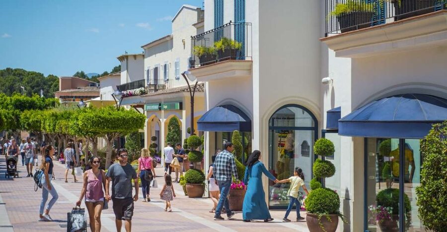 Mallorca: Fashion Outlet Shopping Excursion by Bus - What the seven-hour outing actually gives you