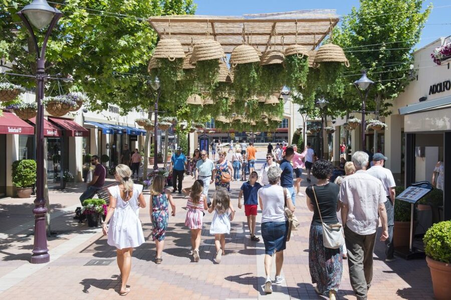 Mallorca: Fashion Outlet Shopping Excursion by Bus - Five hours among more than 60 brands