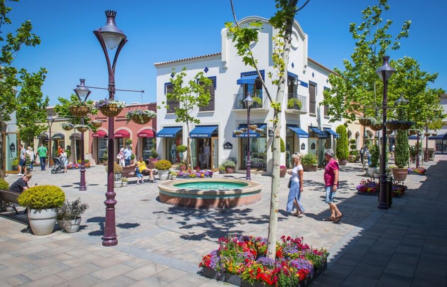 Mallorca: Fashion Outlet Shopping Excursion by Bus - Tourist services that can save time