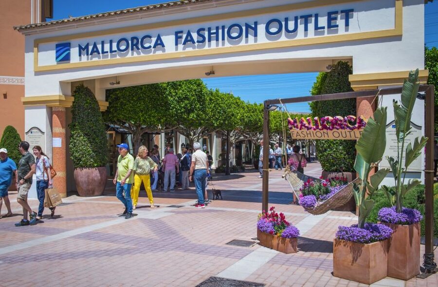 Mallorca: Fashion Outlet Shopping Excursion by Bus - How to plan your shopping time