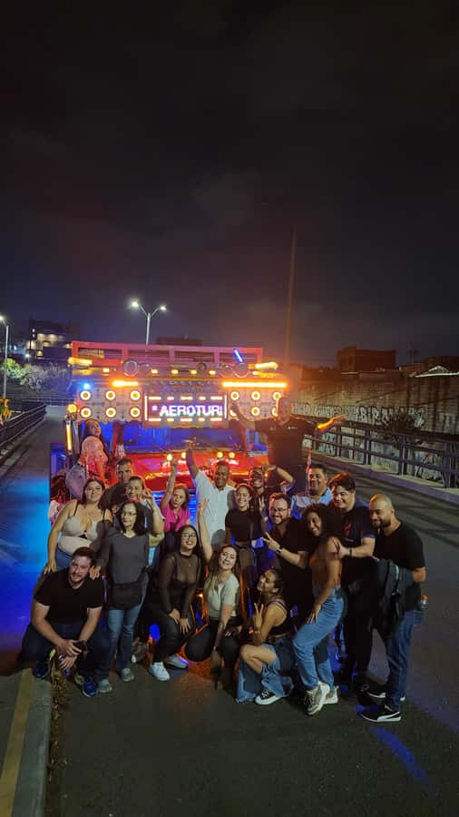 Medellin: Party Bus with DJ & Street Food Tastings - Why this Medellín night works well